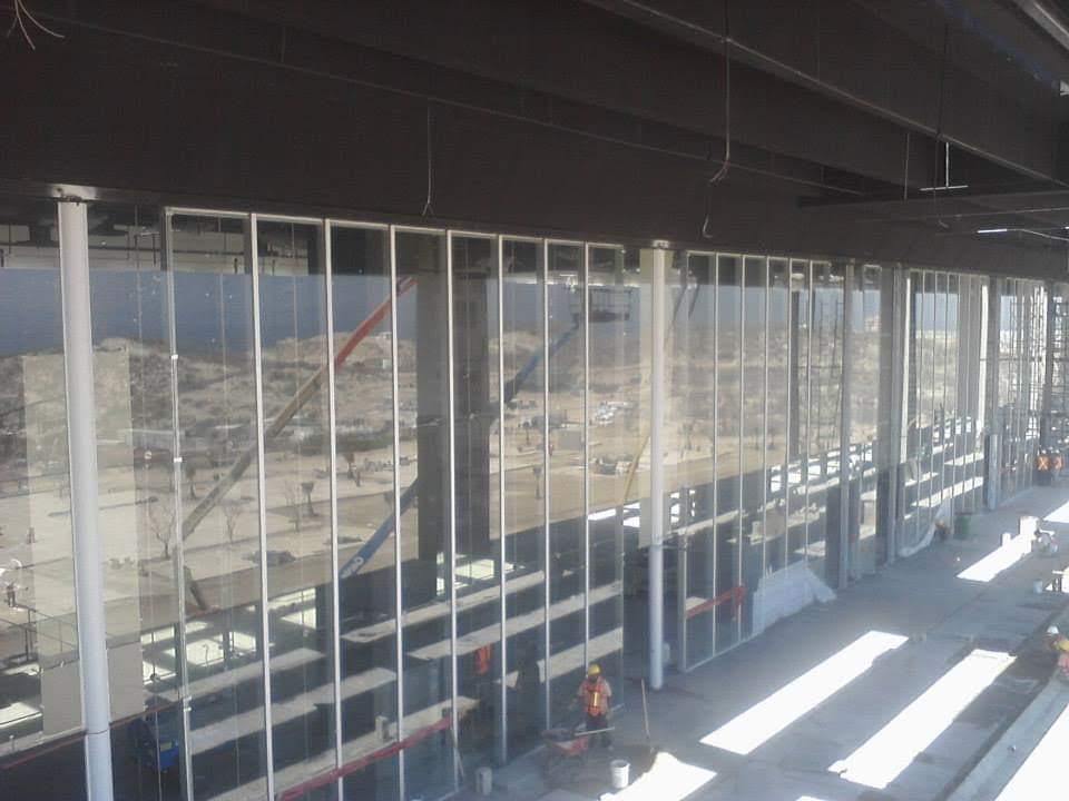 Proyecto de aluminio y vidrio